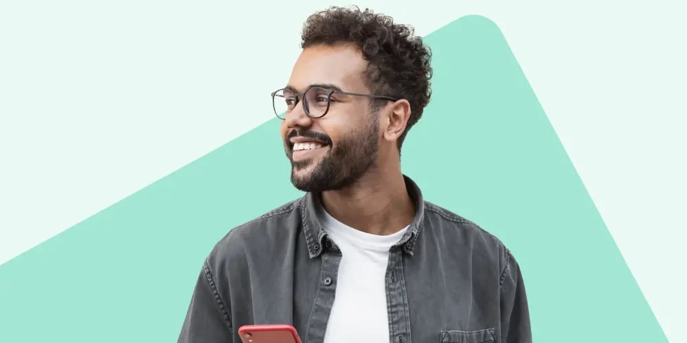 Man-with-phone-tabs