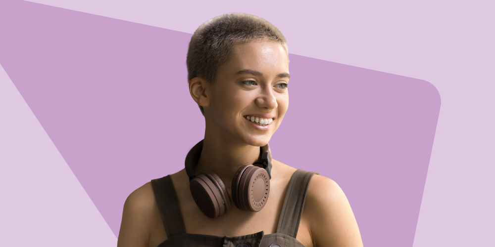 early-careers-female-employee-tabs